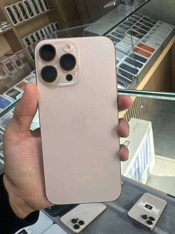 iPhone 16 Pro Max iPhone 16 Pro Max