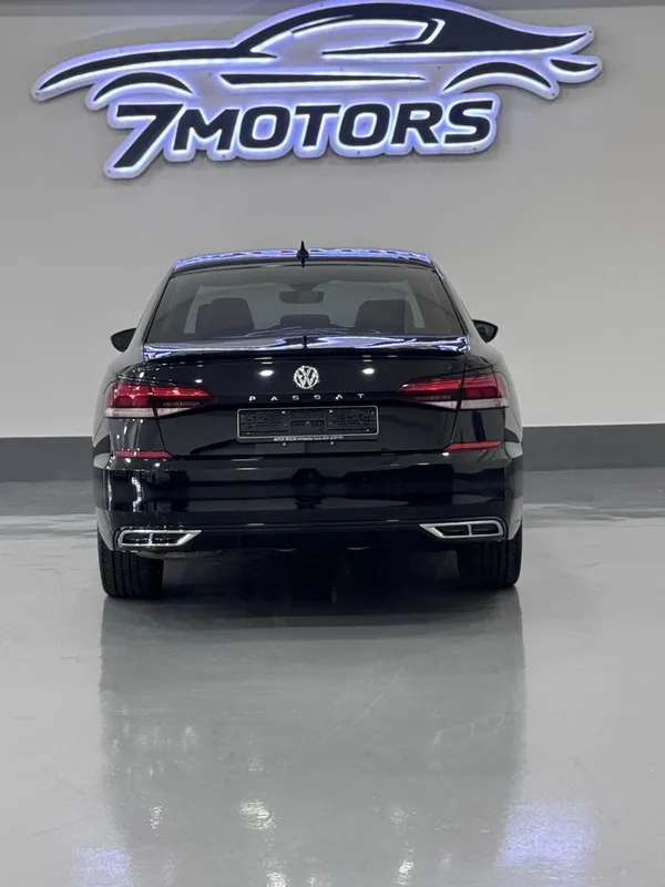 Volkswagen Passat 2.0 R-Line — фото 7