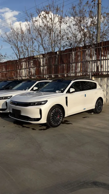 Voyah Plus new 2026