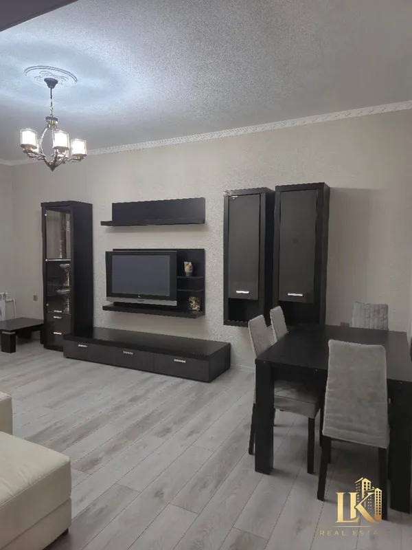 Продаётся 3-комнатная квартира, 75 м², 4/4 (кирпичный дом) 1