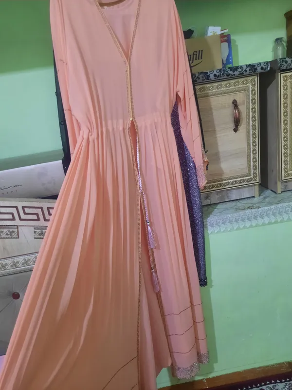 dubay abaya sharifi bor ozgina kiyilgan dubay abaya sharifi bor ozgina kiyilgan
