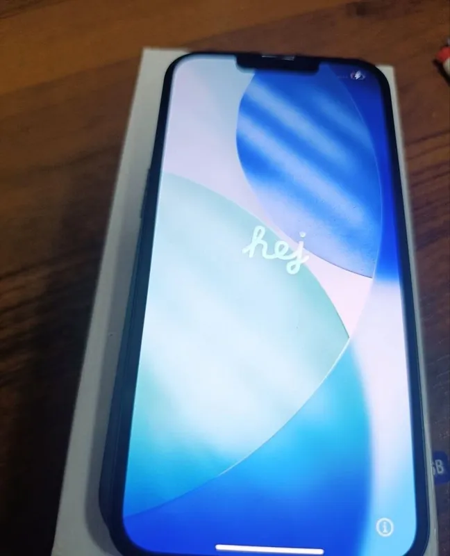 iPhone 13 128 г в идеальном состояний 2 iPhone 13 128 г в идеальном состояний 2