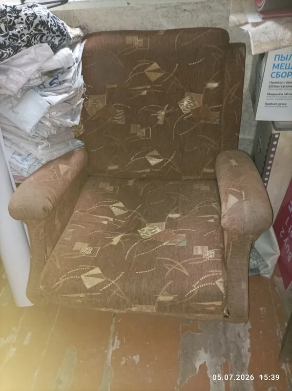 Срочно продаю! Продам кресла (2 штуки) 3