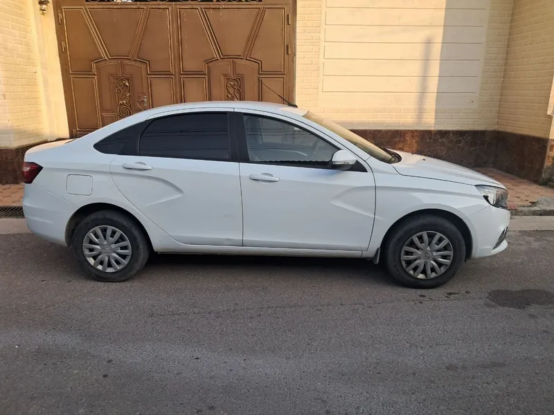 Lada vesta. 2019
