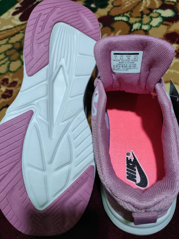 NIKE 2 NIKE 2