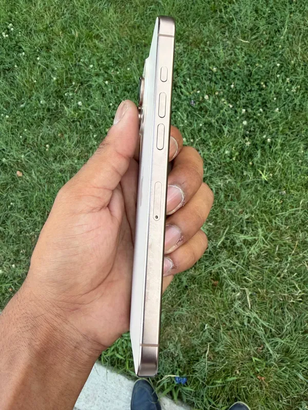 iPhone 16 pro max 6