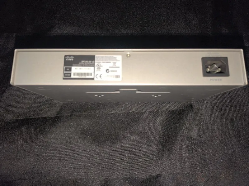 Коммутатор Cisco SF100-24 — фото 3
