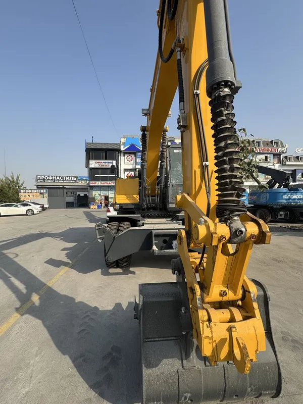 sinomach 215W экскаватор