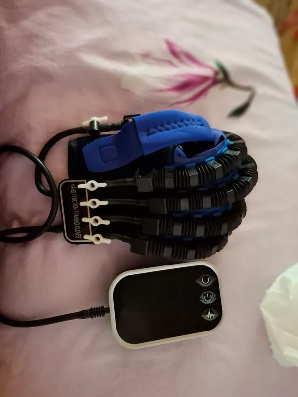 Insultdan keyingi reabilitatsiya uchun robotlashtirilgan qolqop — фото 3
