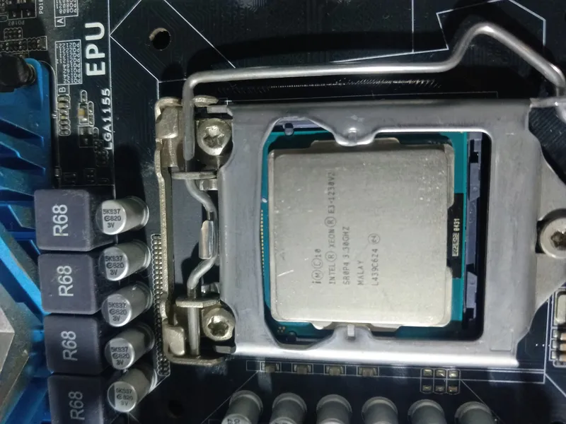 Asus P8Z77-M PRO komplekti, E3 1230 v2 va 16 GB DDR3 bilan 3 Asus P8Z77-M PRO komplekti, E3 1230 v2 va 16 GB DDR3 bilan 3