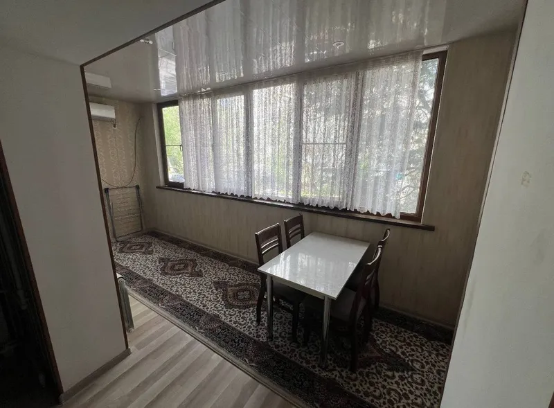 Продаётся 3-комнатная квартира, 68 м², 2/4, кирпичный дом (77 серия), Мирзо-Улугбекский район 1