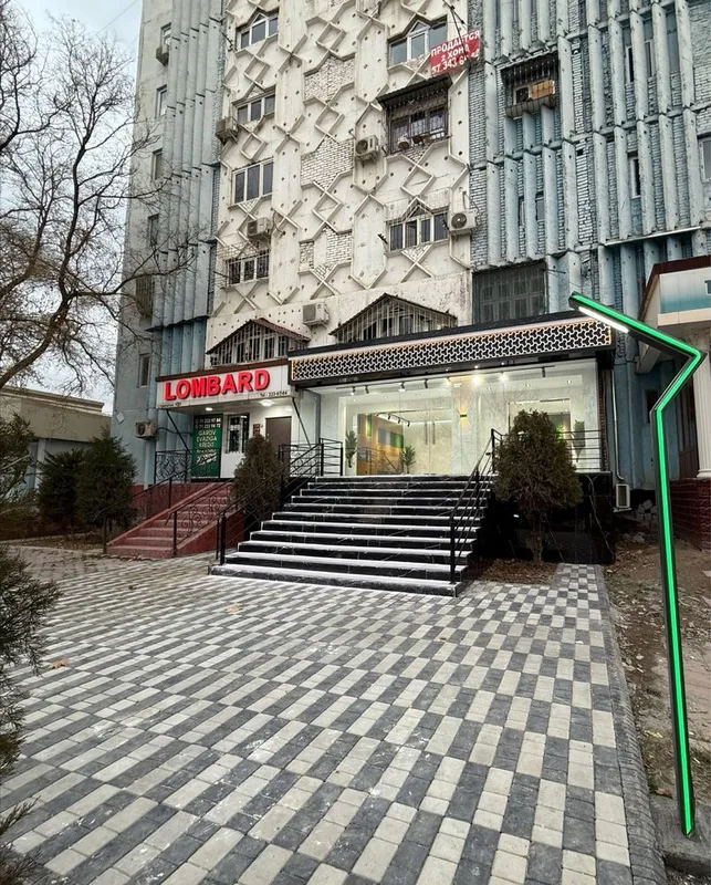 Юнусабад | Ахмад Дониш - Продается нежилое помещение вдоль дороги 80м2
