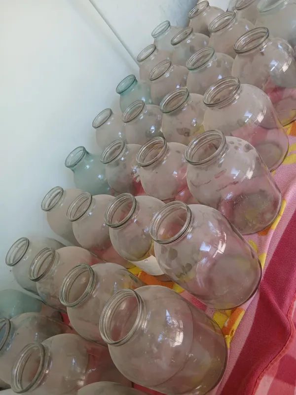 Bonka 3 litrli srochna sotiladi. 3.000 somdan