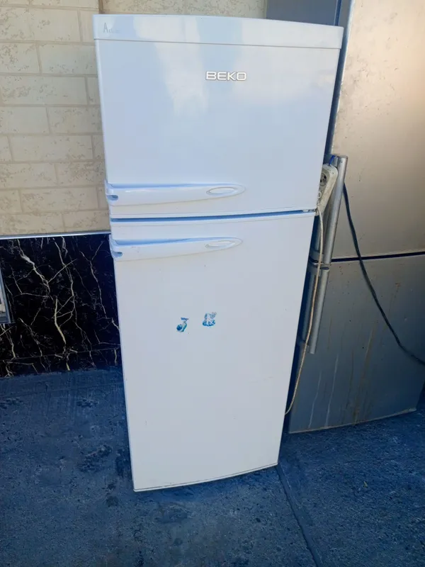 срочно продаётся холодильник Beko срочно продаётся холодильник Beko