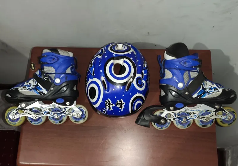 Роликовые коньки Long Feng + шлем | Комплект | 2