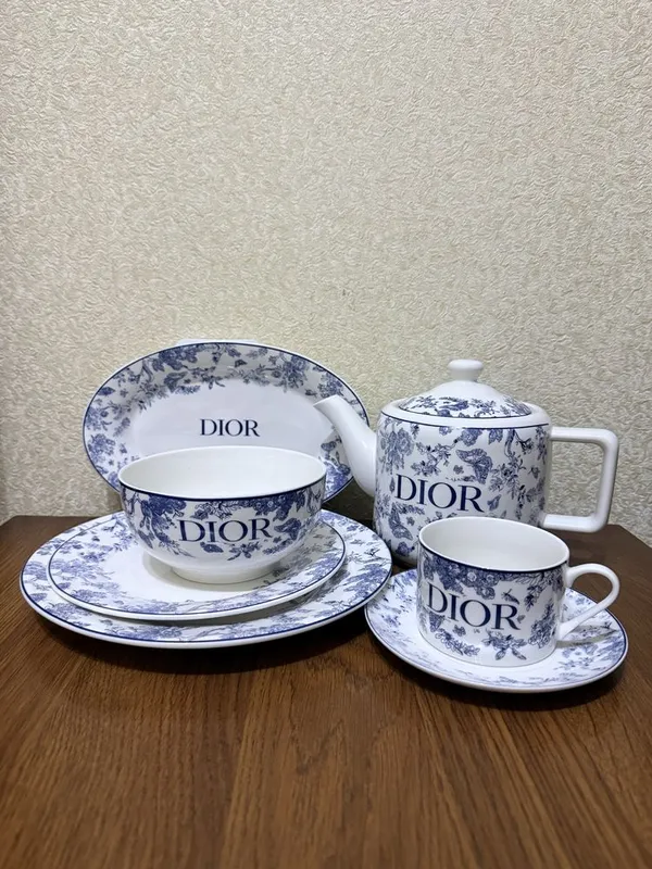 Продам чайный сервиз в стиле Dior 1 Продам чайный сервиз в стиле Dior 1
