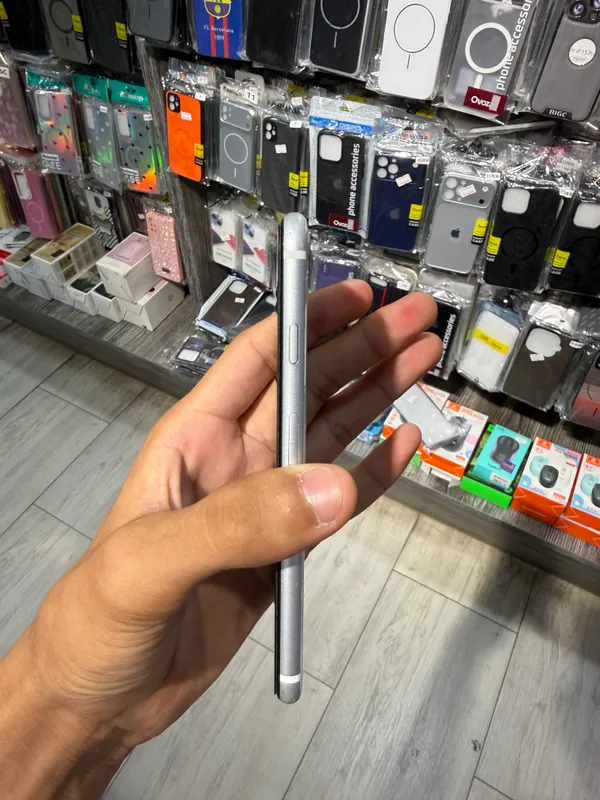 iPhone SE 2 2020 5 iPhone SE 2 2020 5