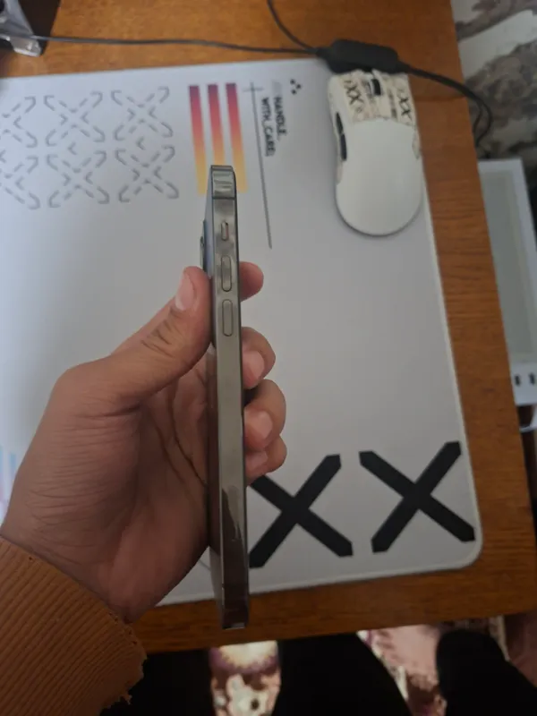 Телефон iPhone 12 Pro 5 Телефон iPhone 12 Pro 5