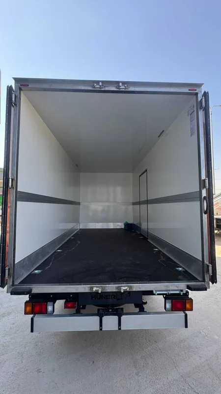 ISUZU NMR77H – Izotermik avtofurgon 4