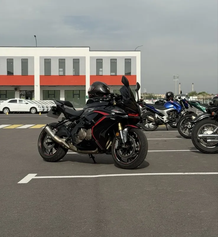 QJ MOTO 600RR Qora 1