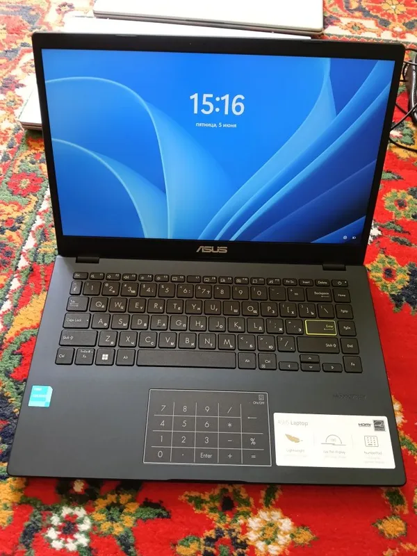 Asus celeron N4500 4/256 +64gb