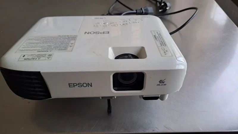 Проектор Epson EB E-10 Проектор Epson EB E-10