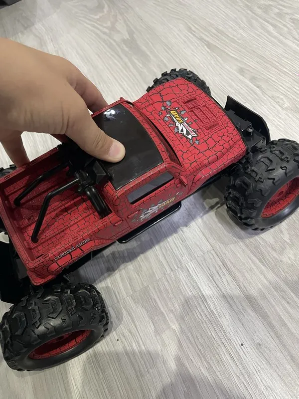 Masofadan boshqariladigan Monster Truck o'yinchoq mashina (RC Car) 3 Masofadan boshqariladigan Monster Truck o'yinchoq mashina (RC Car) 3