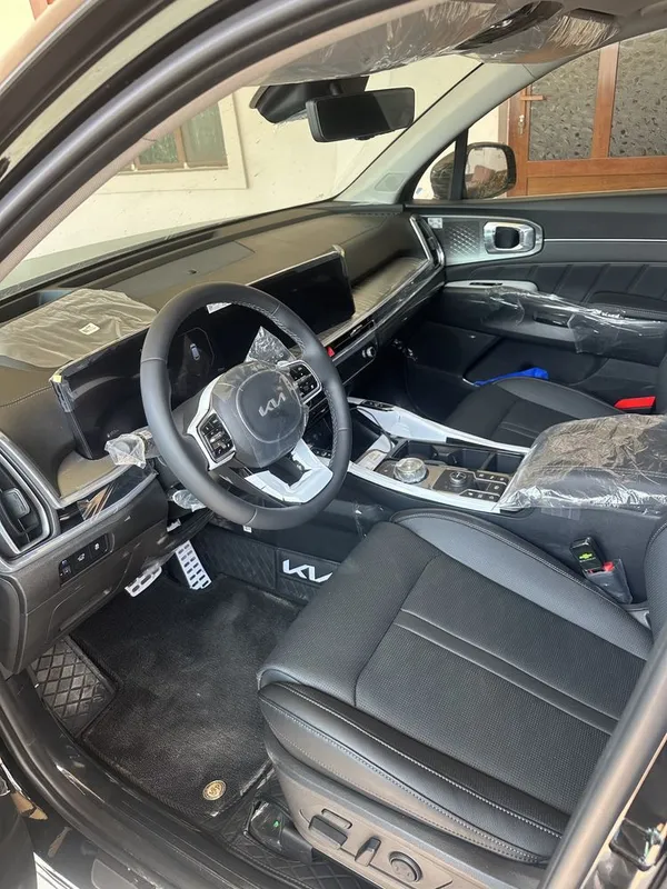 Kia Sarenta full 2