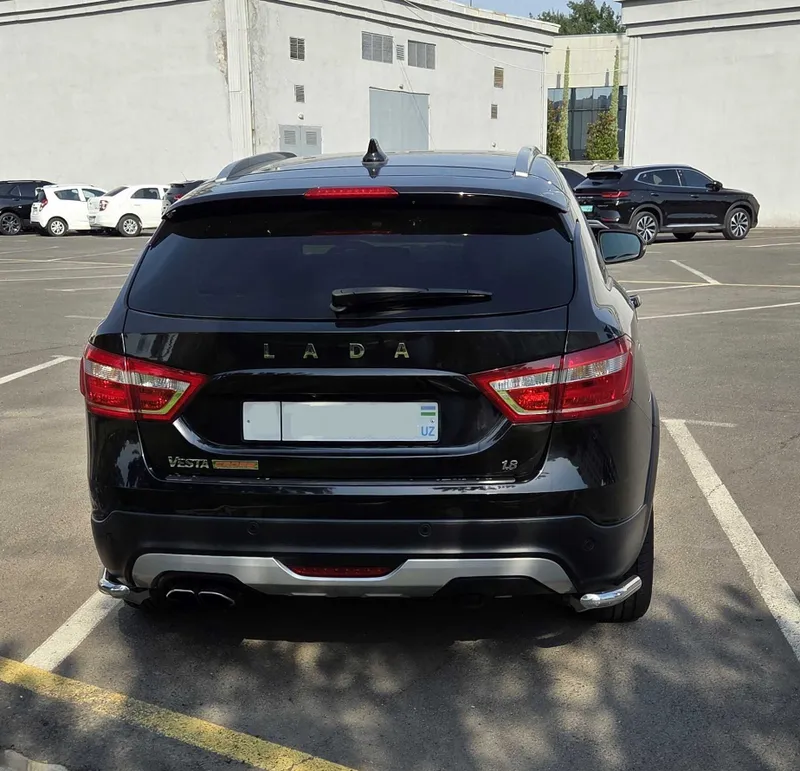 Продается в отличном состоянии Lada SW Cross — фото 1