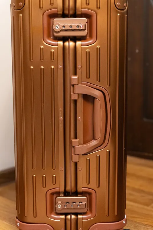 RIMOWA Bronze Collection — лимитированный чемодан (Check-In M) — фото 4