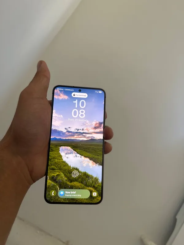 Samsung S24 + 2 Samsung S24 + 2