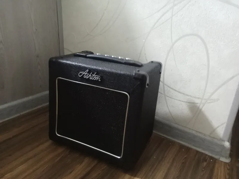 Комбоусилитель Ashton Ga 10 Комбоусилитель Ashton Ga 10