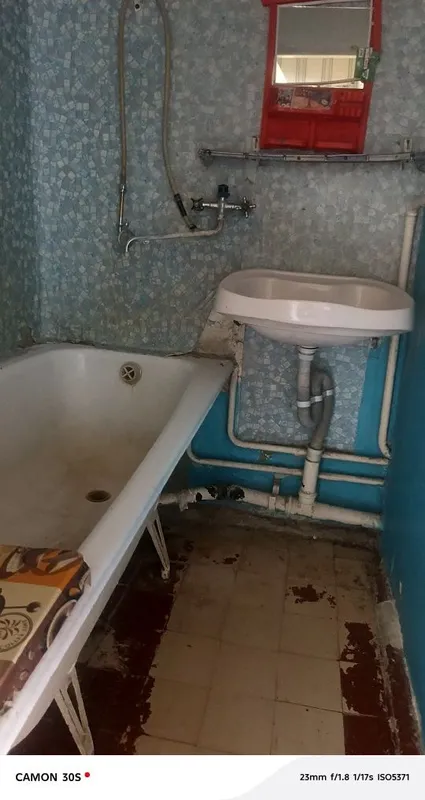 Navoiy shahrida 1 xona uyimiz sotiladi arzon narhda 5 Navoiy shahrida 1 xona uyimiz sotiladi arzon narhda 5