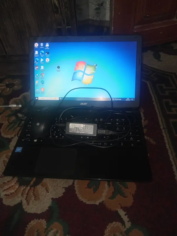 Acer noutbuk | Holati yaxshi | Zaryadka + 4