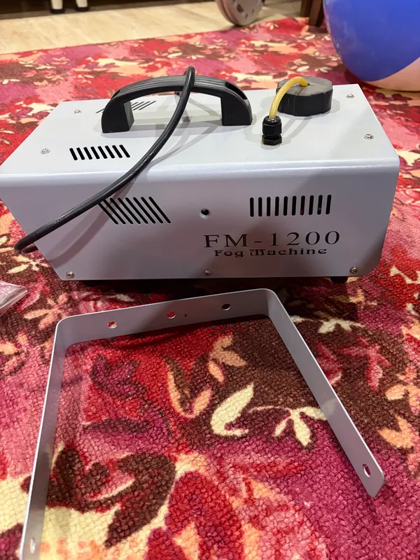 Продам дым-машину FM-1200 LED Полный комплект 3