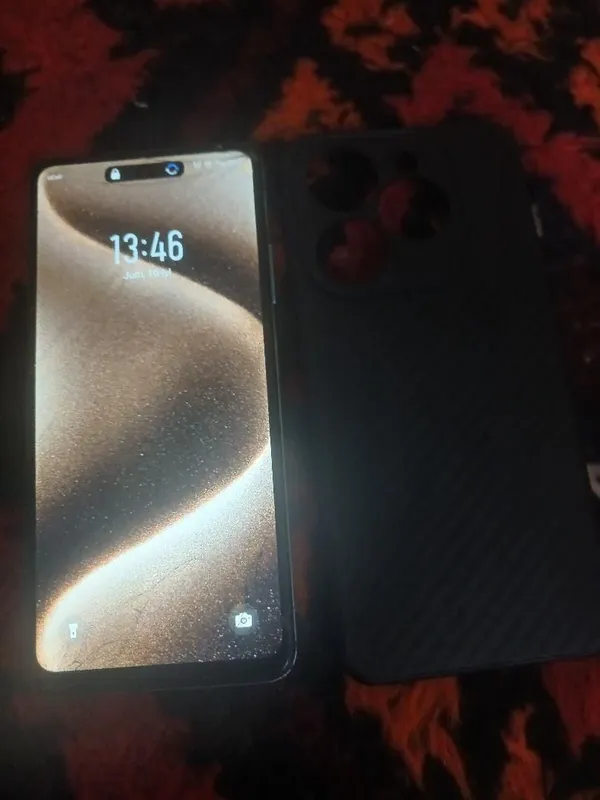 Infinix Smart 8 Pro, память 64/4, экран немного разбит 1