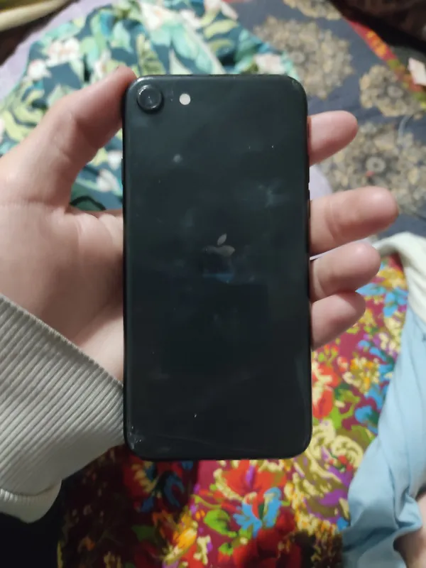 iPhone se 2020 64/74