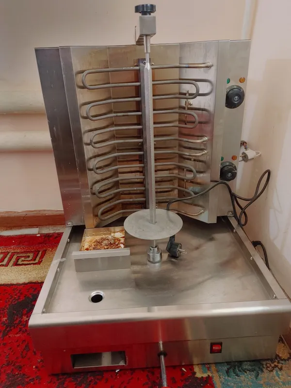 Lavash apparat va toster sotiladi