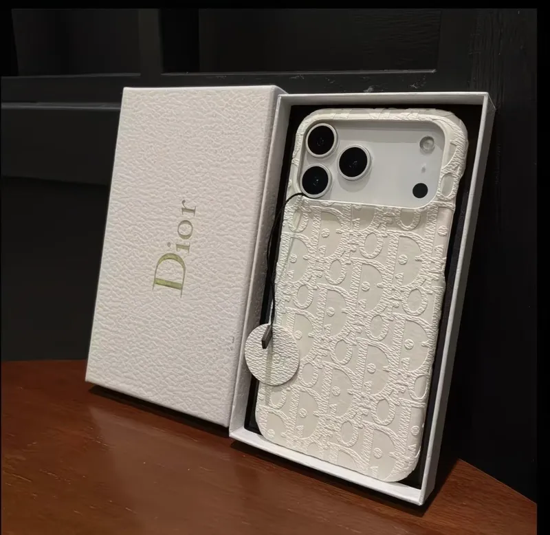 Чехол для iPhone в стиле Dior 1