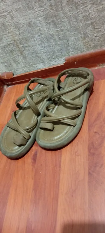 : Zamonaviy va qulay sandallar 1