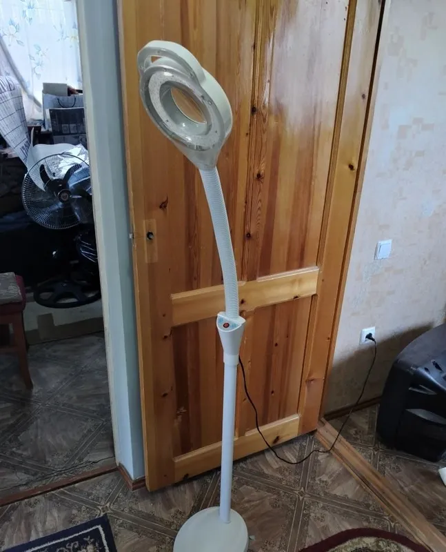 Kosmetolog uchun tibbiy lampa 2