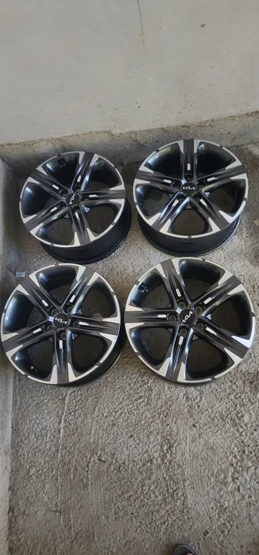 Kia K5 gt line radnoy diskasi sotiladi 18 razmeri 5x114 2 Kia K5 gt line radnoy diskasi sotiladi 18 razmeri 5x114 2