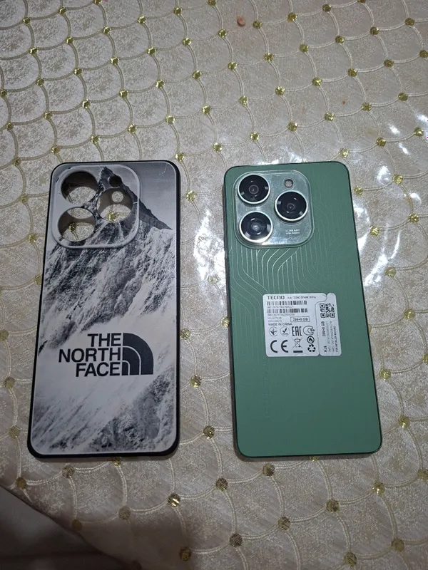 Tecno Spark 20 Pro 8/256, в комплекте 3 чехла 2 Tecno Spark 20 Pro 8/256, в комплекте 3 чехла 2