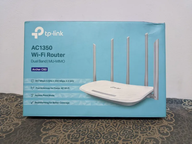 Router TP-Link Archer C60. OpenWrt. Wi-Fi router. 2