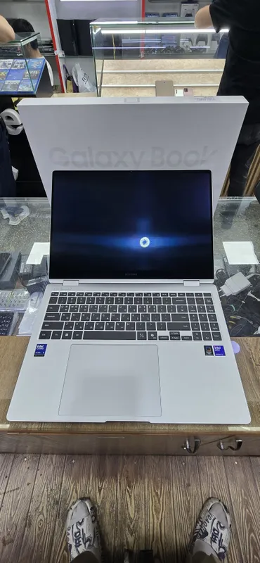 Samsung Galaxy Book5 360 — фото 1