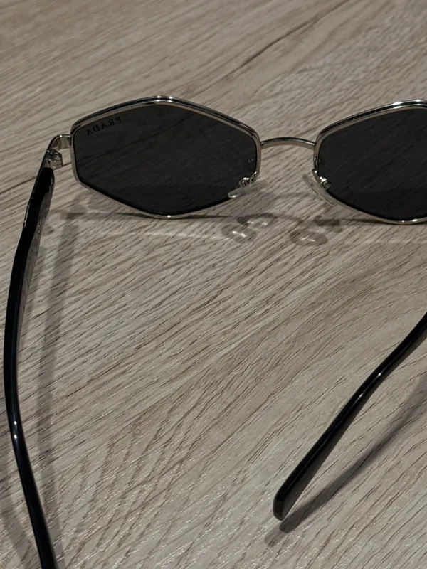 Солнцезащитные очки «Prada» 4 Солнцезащитные очки «Prada» 4