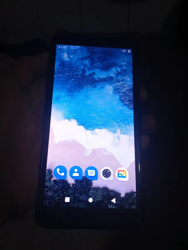 Artel gap yoʻq telefoni xotrasi 16 GB ishlashi zor