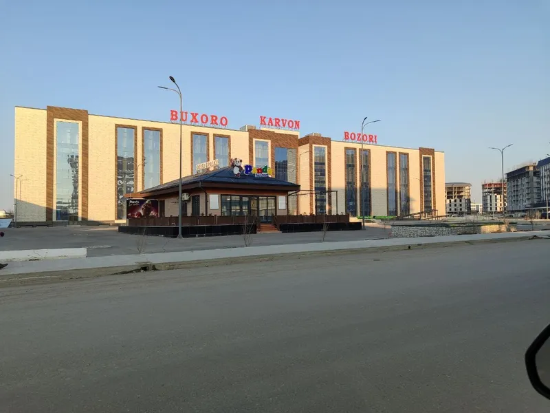 Срочно продам 2 этажный магазин Бухара сити в дол дороге. 1 Срочно продам 2 этажный магазин Бухара сити в дол дороге. 1