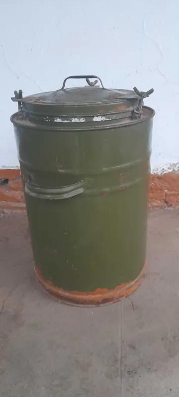 Termos sotiladi Termos sotiladi