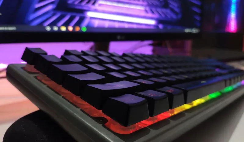 HP simli o‘yin klaviaturasi va sichqonchasi to‘plami 1